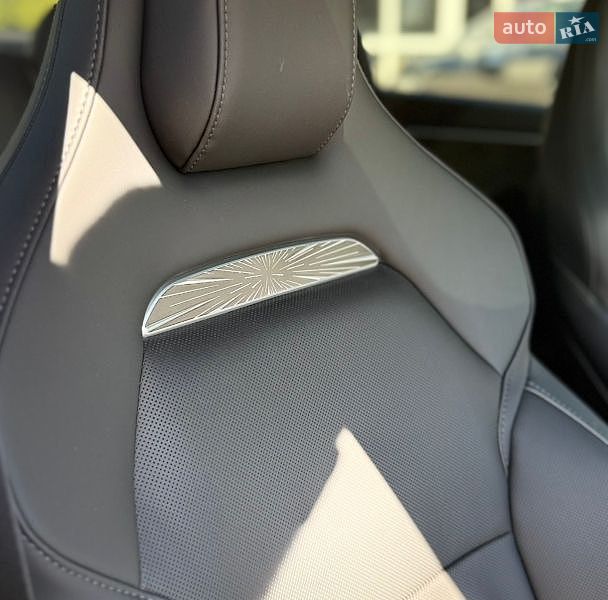 Седан Tesla Model 3 2024 в Вінниці
