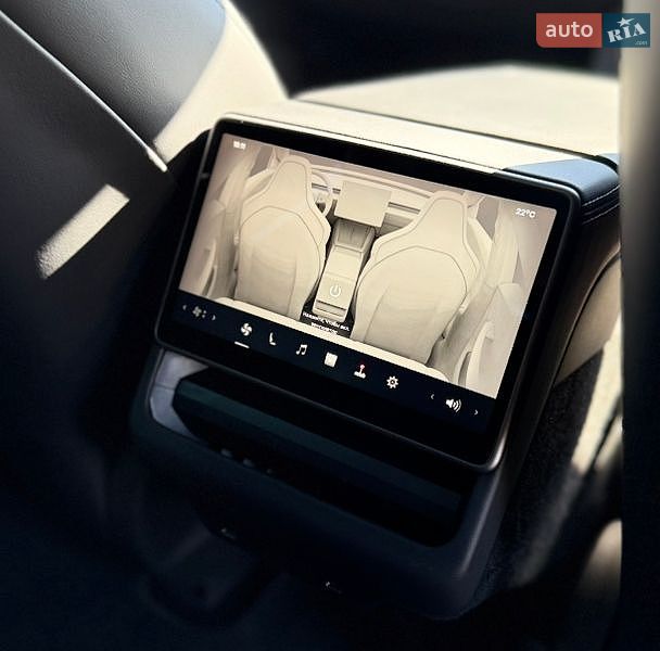 Седан Tesla Model 3 2024 в Вінниці