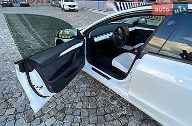 Седан Tesla Model 3 2021 в Дніпрі