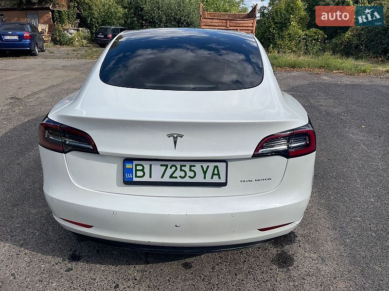 Седан Tesla Model 3 2021 в Новых Санжарах