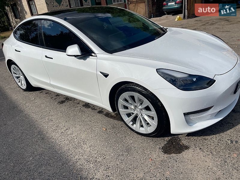 Седан Tesla Model 3 2021 в Новых Санжарах