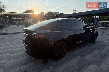 Седан Tesla Model 3 2024 в Львові