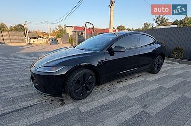 Седан Tesla Model 3 2024 в Львові