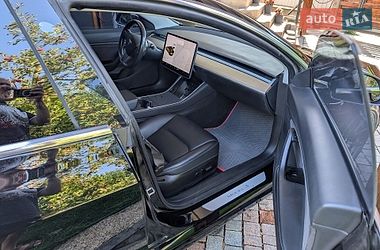 Седан Tesla Model 3 2019 в Костопілі