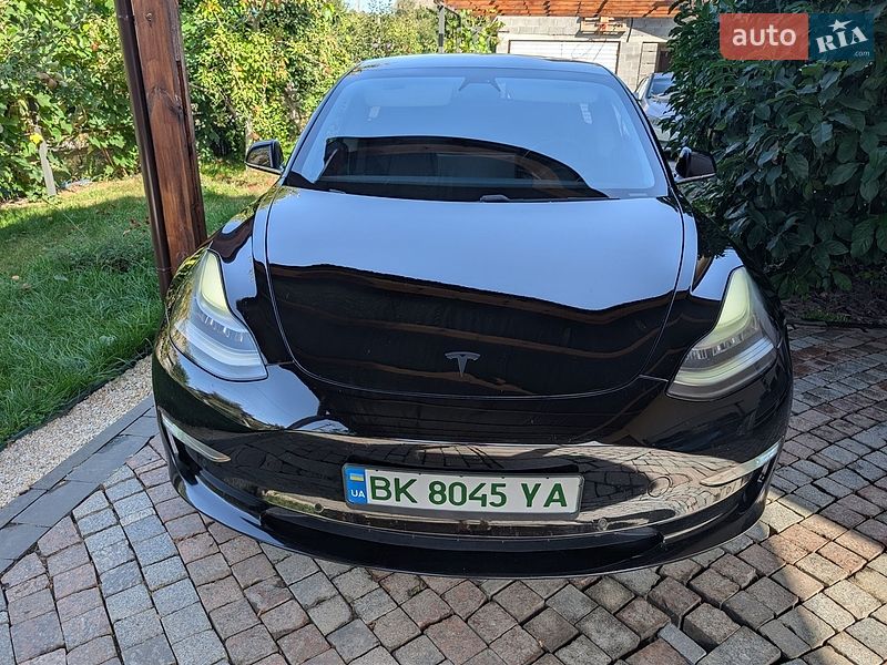 Седан Tesla Model 3 2019 в Костопілі