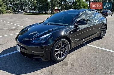 Седан Tesla Model 3 2021 в Киеве