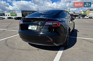 Седан Tesla Model 3 2021 в Киеве