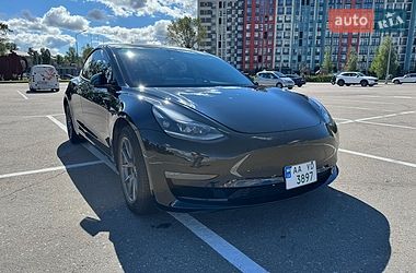Седан Tesla Model 3 2021 в Киеве
