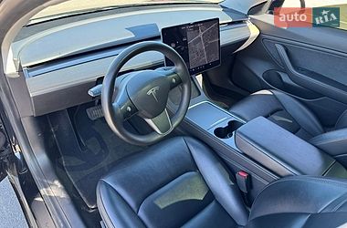 Седан Tesla Model 3 2021 в Киеве
