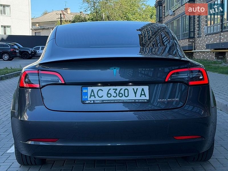 Седан Tesla Model 3 2019 в Житомирі