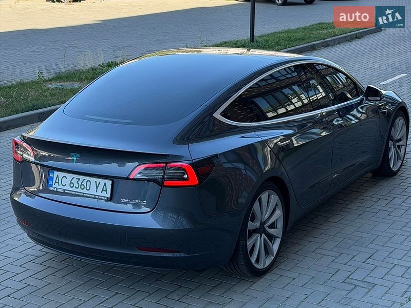 Седан Tesla Model 3 2019 в Житомирі