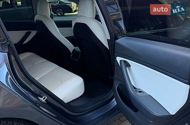 Седан Tesla Model 3 2019 в Житомирі