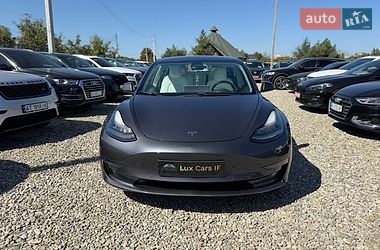 Седан Tesla Model 3 2020 в Івано-Франківську