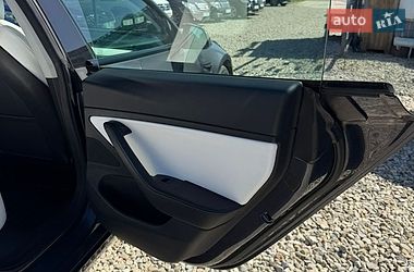 Седан Tesla Model 3 2020 в Івано-Франківську