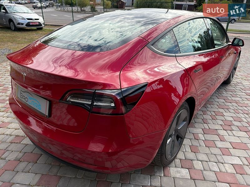 Седан Tesla Model 3 2021 в Виннице