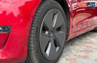 Седан Tesla Model 3 2021 в Виннице