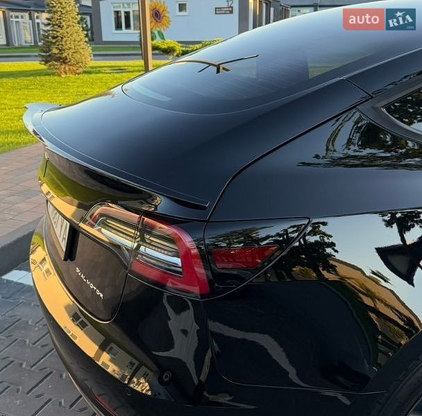 Седан Tesla Model 3 2022 в Киеве