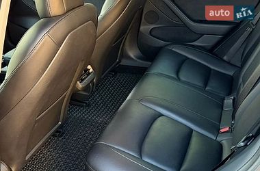 Седан Tesla Model 3 2022 в Киеве