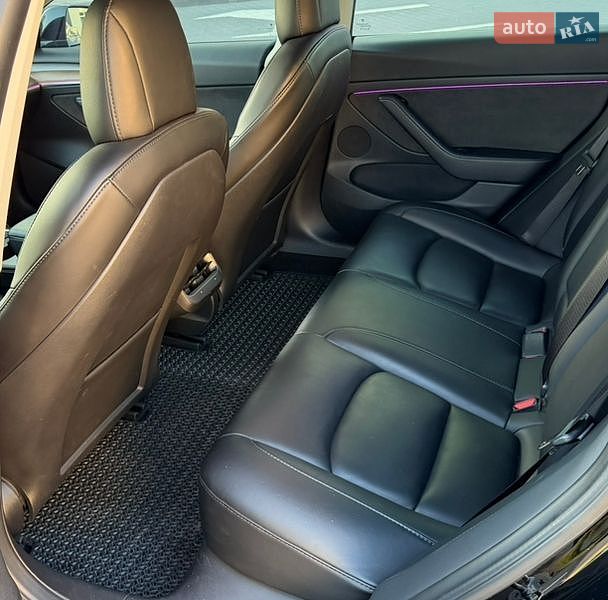 Седан Tesla Model 3 2022 в Киеве
