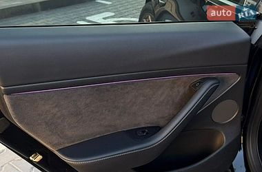 Седан Tesla Model 3 2022 в Киеве