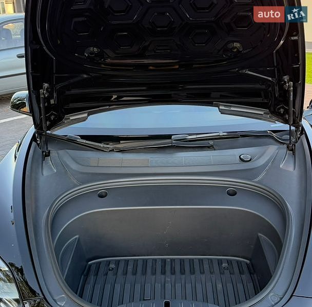 Седан Tesla Model 3 2022 в Киеве