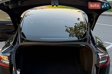 Седан Tesla Model 3 2022 в Киеве