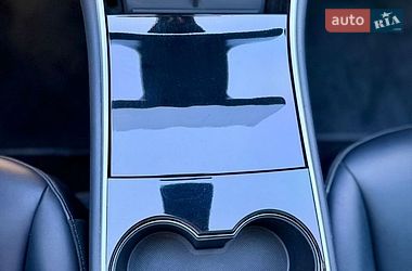 Седан Tesla Model 3 2018 в Киеве