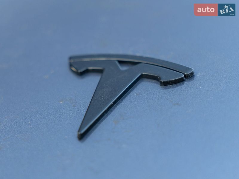 Седан Tesla Model 3 2021 в Львове