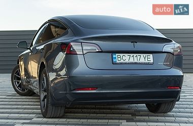 Седан Tesla Model 3 2021 в Львове