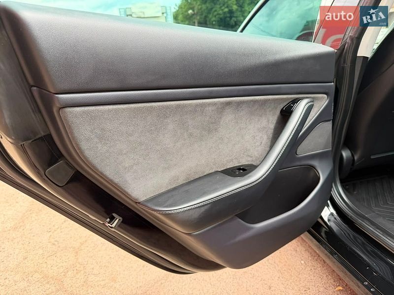 Седан Tesla Model 3 2019 в Кривом Роге