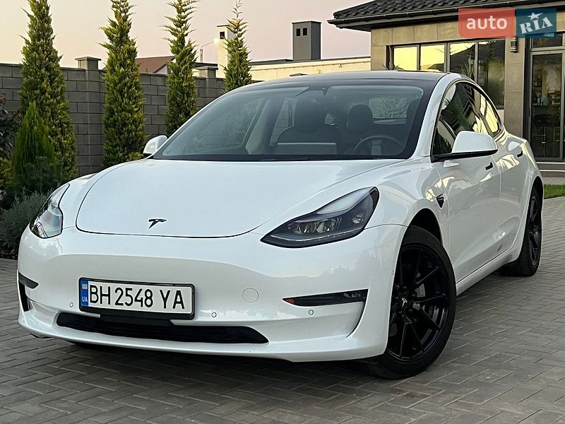 Седан Tesla Model 3 2021 в Одесі