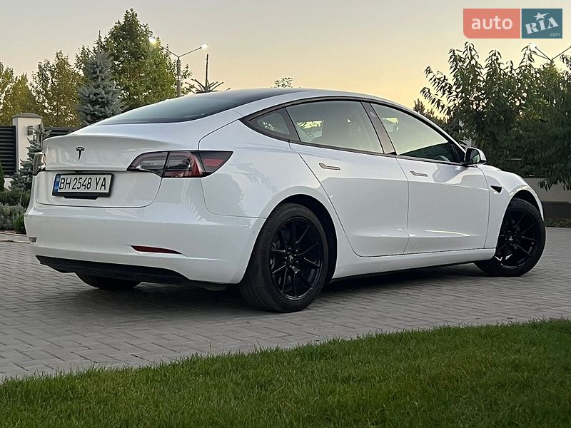 Седан Tesla Model 3 2021 в Одесі