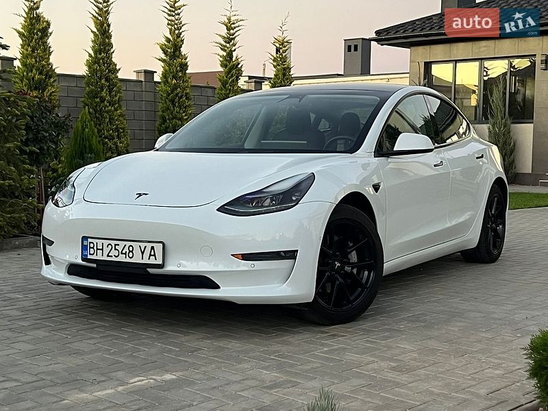 Седан Tesla Model 3 2021 в Одесі