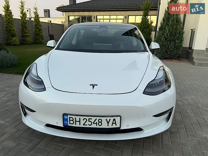 Седан Tesla Model 3 2021 в Одесі