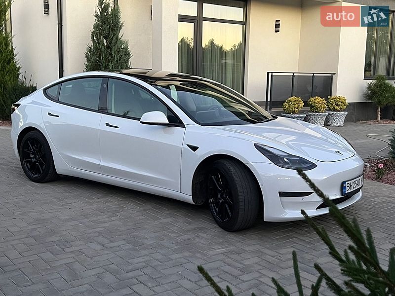 Седан Tesla Model 3 2021 в Одесі