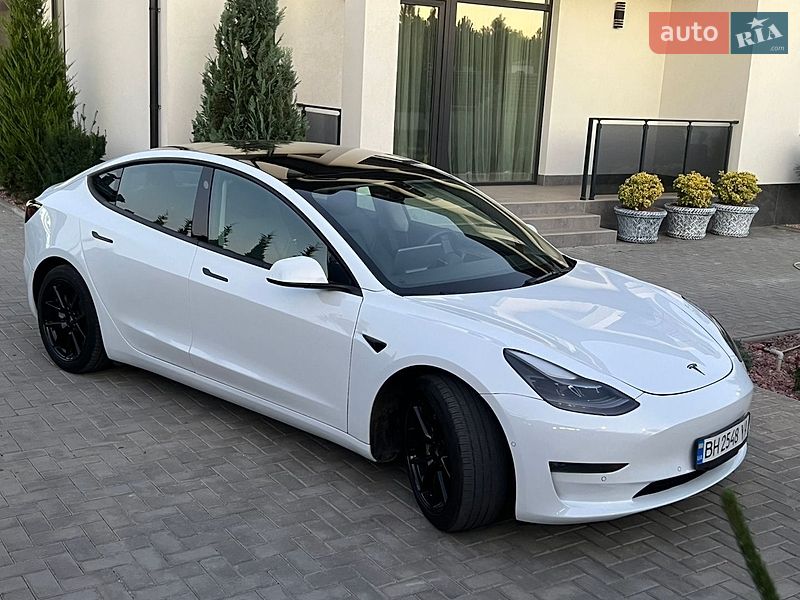 Седан Tesla Model 3 2021 в Одесі