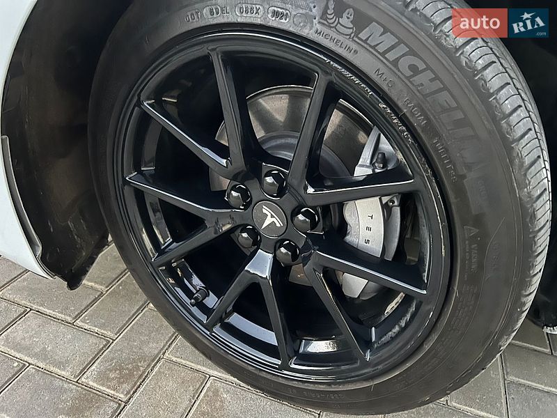 Седан Tesla Model 3 2021 в Одесі