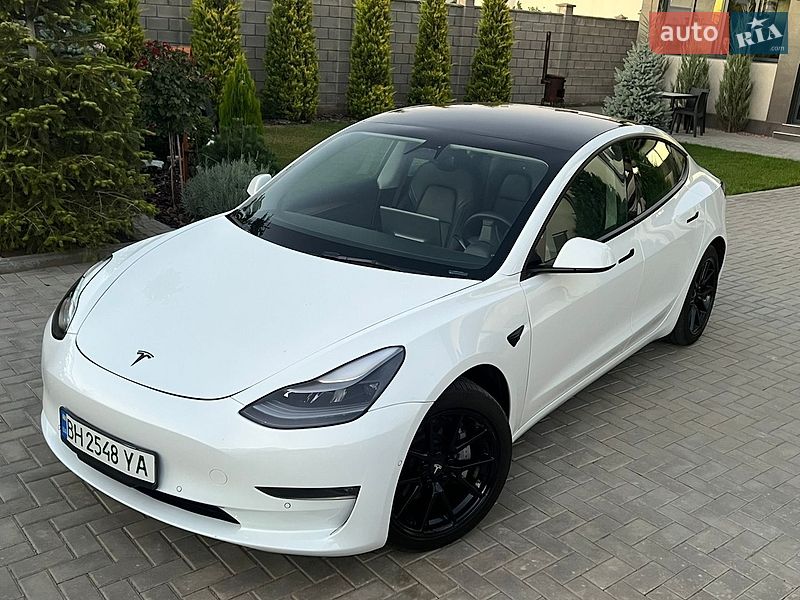 Седан Tesla Model 3 2021 в Одесі