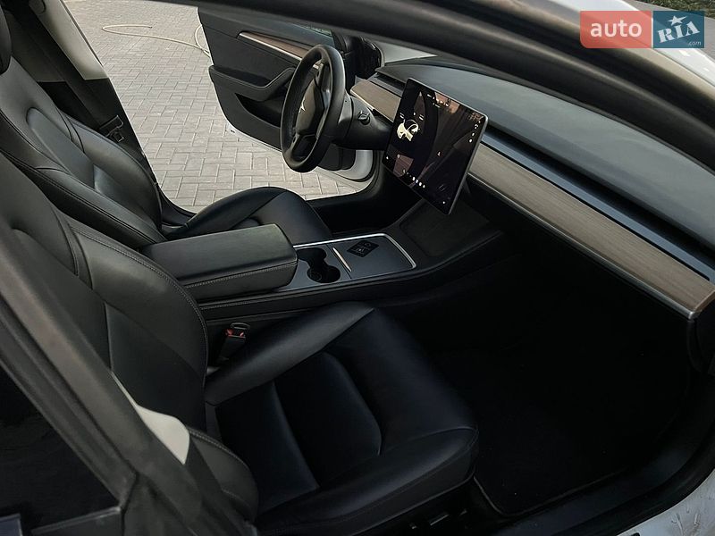 Седан Tesla Model 3 2021 в Одессе