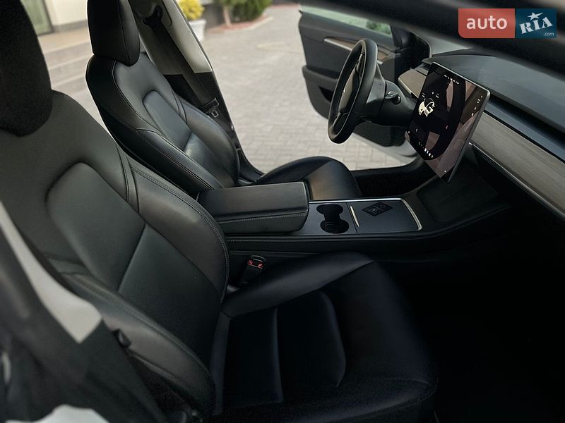 Седан Tesla Model 3 2021 в Одесі