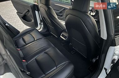Седан Tesla Model 3 2021 в Одесі