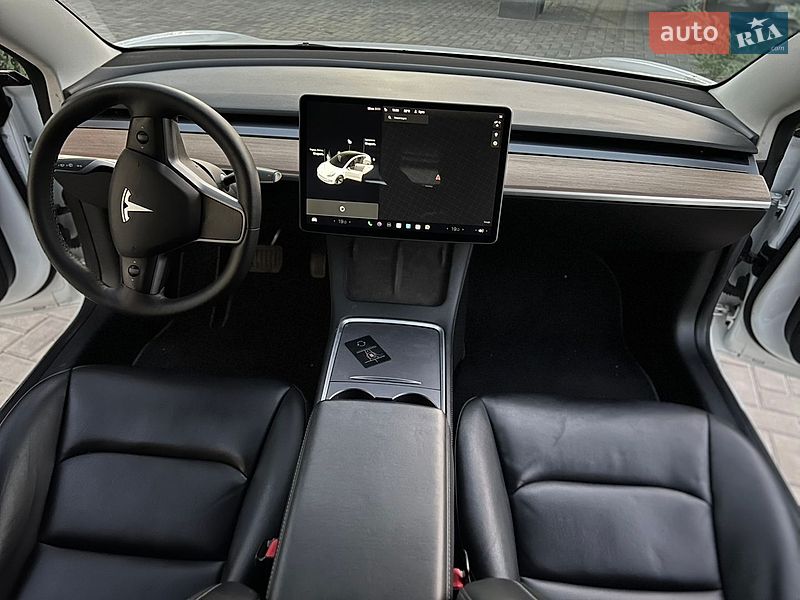 Седан Tesla Model 3 2021 в Одессе