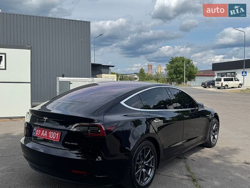 Седан Tesla Model 3 2018 в Хусте