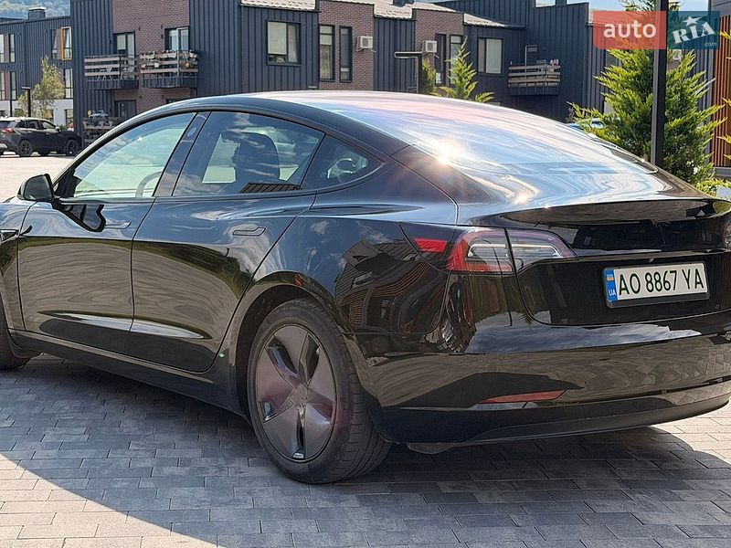 Седан Tesla Model 3 2018 в Ужгороде