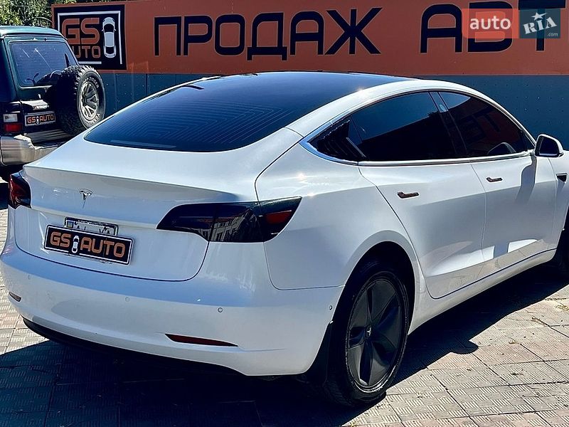 Седан Tesla Model 3 2018 в Харкові