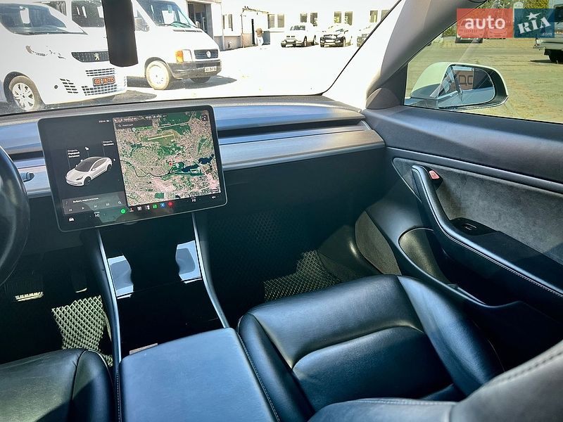 Седан Tesla Model 3 2018 в Харкові