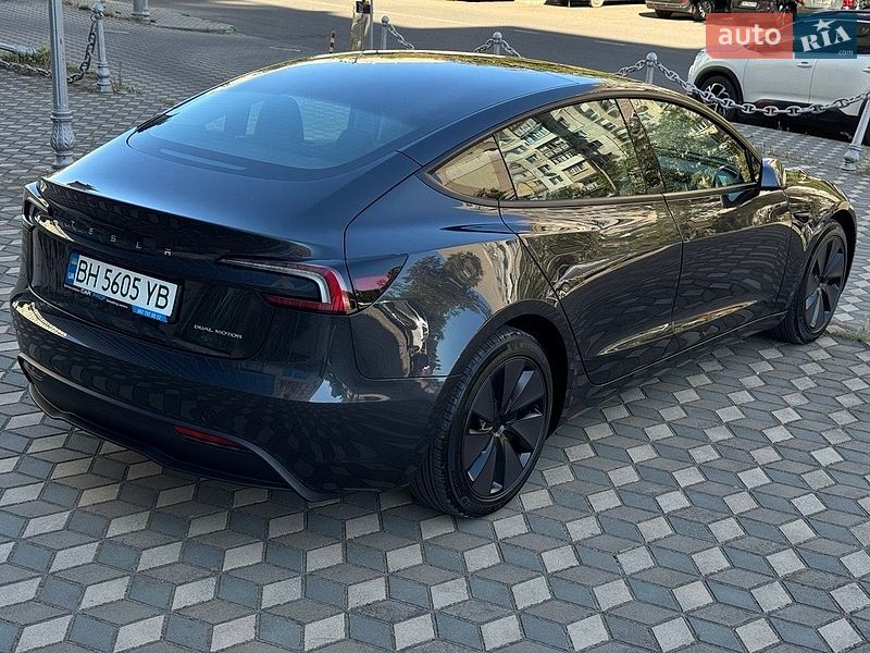 Седан Tesla Model 3 2025 в Одесі