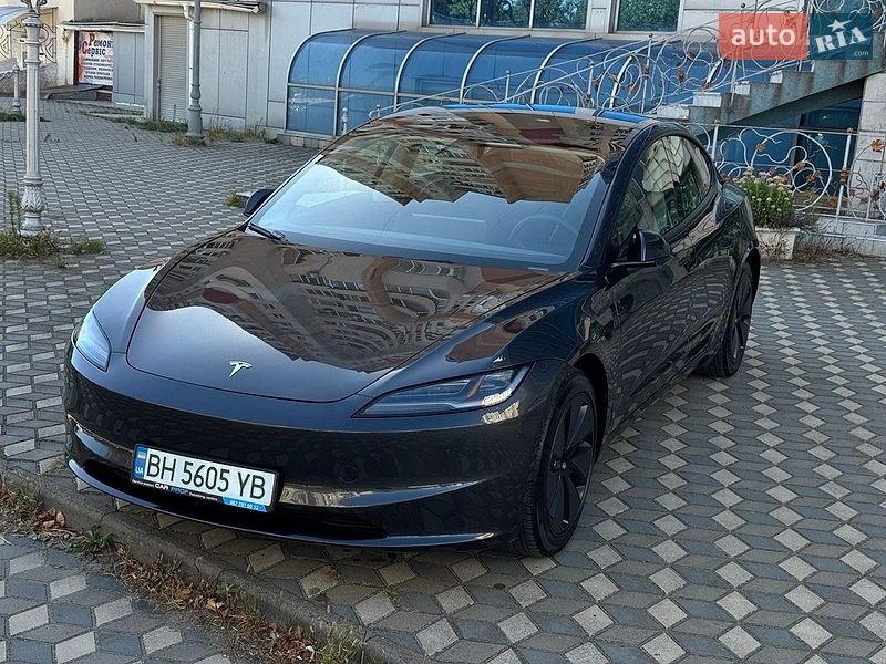 Седан Tesla Model 3 2025 в Одесі