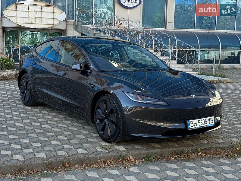 Седан Tesla Model 3 2025 в Одесі