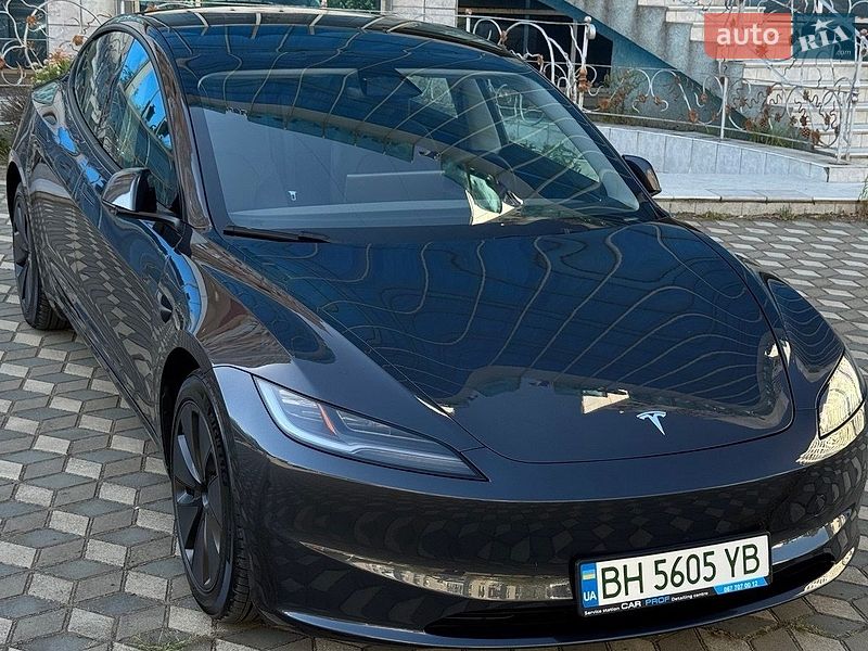 Седан Tesla Model 3 2025 в Одесі